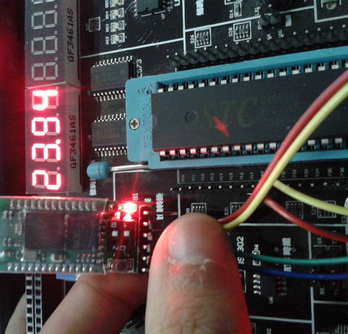 可編程邏輯與LED應(yīng)用 學(xué)生視角下的電子技術(shù)探索